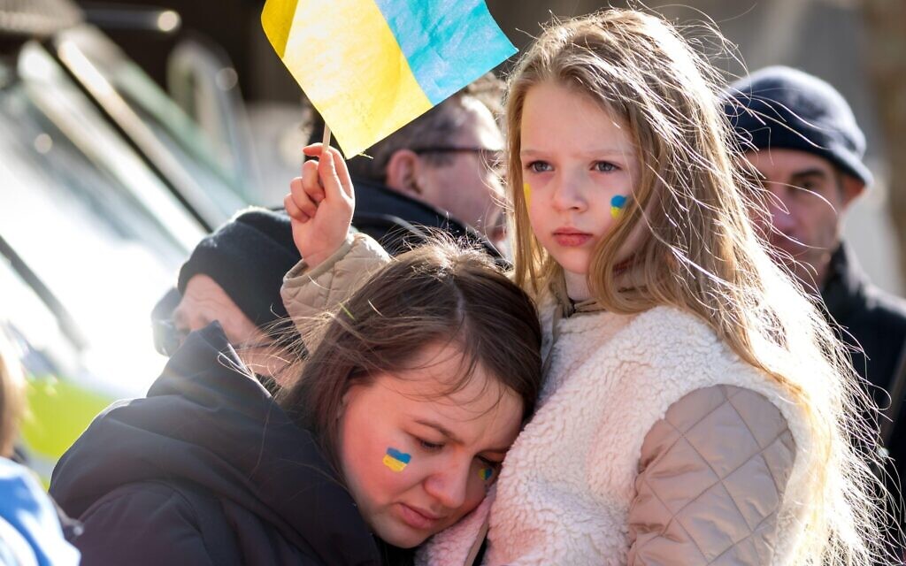Ukrainian nationals in the UK gather to ask the British Prime Minister to demand the World to do more to help remove the Russian invaders from their home country. (Newspics UK South/Alamy Live News)