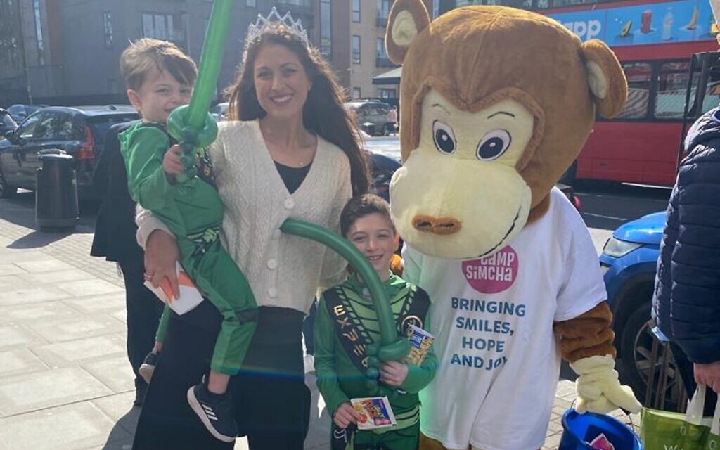 Camp Simcha supporters collected money on Purim Camp Simcha supporters collected money on Purim