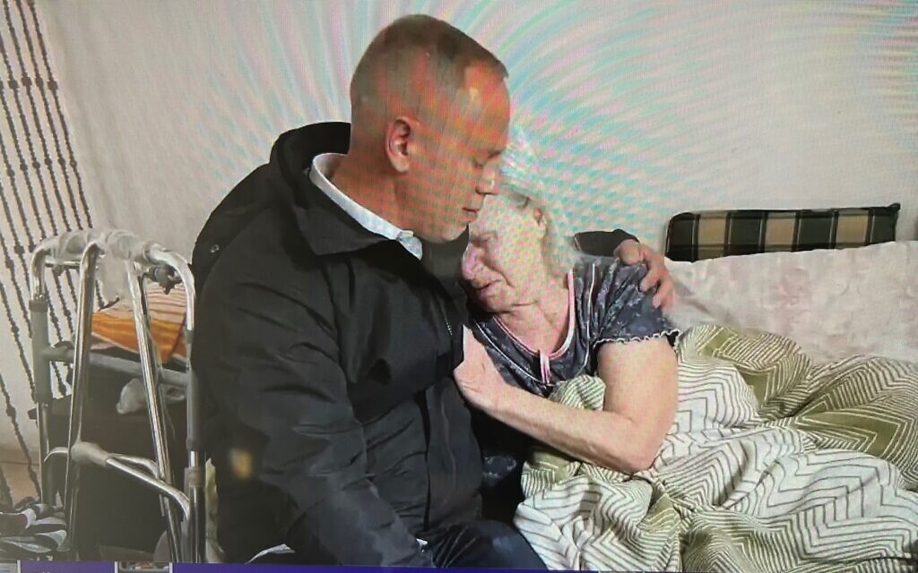 Robert posted an image of himself hugging an elderly woman on his Twitter profile, with a caption saying: “Oksana’s family: Auntie Lidya and Grandma Zoya.
