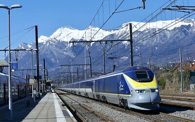 Thankfully, Rosa has managed to get a Eurostar train to London where she will meet with her cousin Madeleine. (Wikipedia)