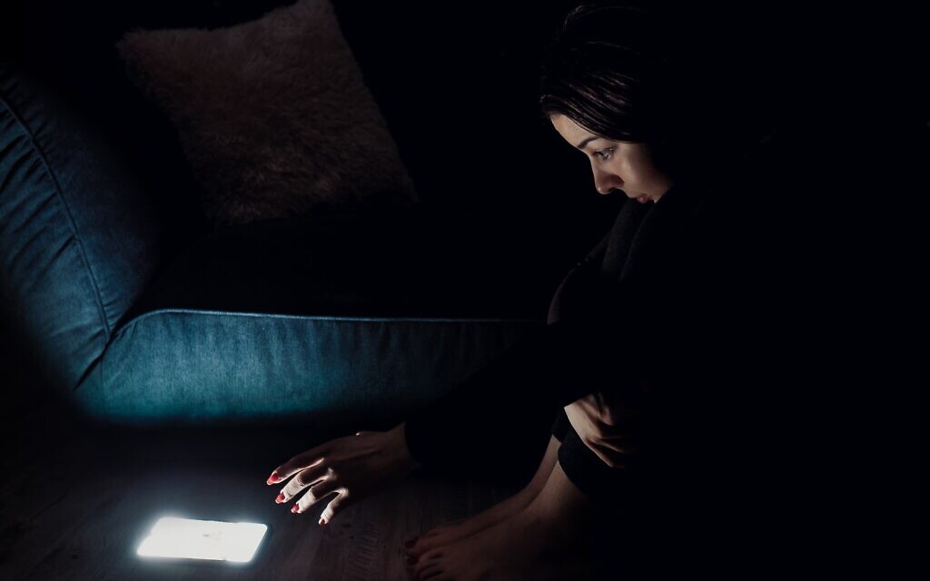 Addiction can take the form of not being able to tear yourself away from social media (Photo by Inspa Makers on Unsplash)