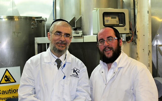 Rabbi Jeremy Conway, director of KLBD (left) with Rabbi Moshe Royde, Rakusen's kashrut director.