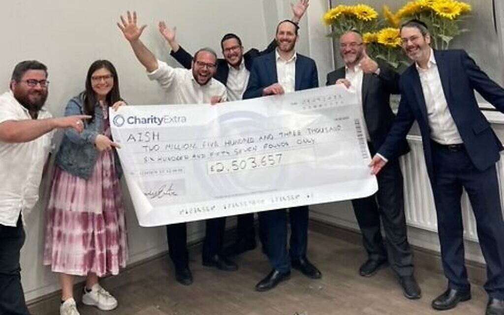 Aish UK Team L-R – Lee Jacobs, Lori Coren, Rabbi Shmuel Kott, Rabbi Gideon Goldwater, Rabbi Dovid Lichtig, Rabbi Naftali Schiff, Rabbi Daniel Rowe