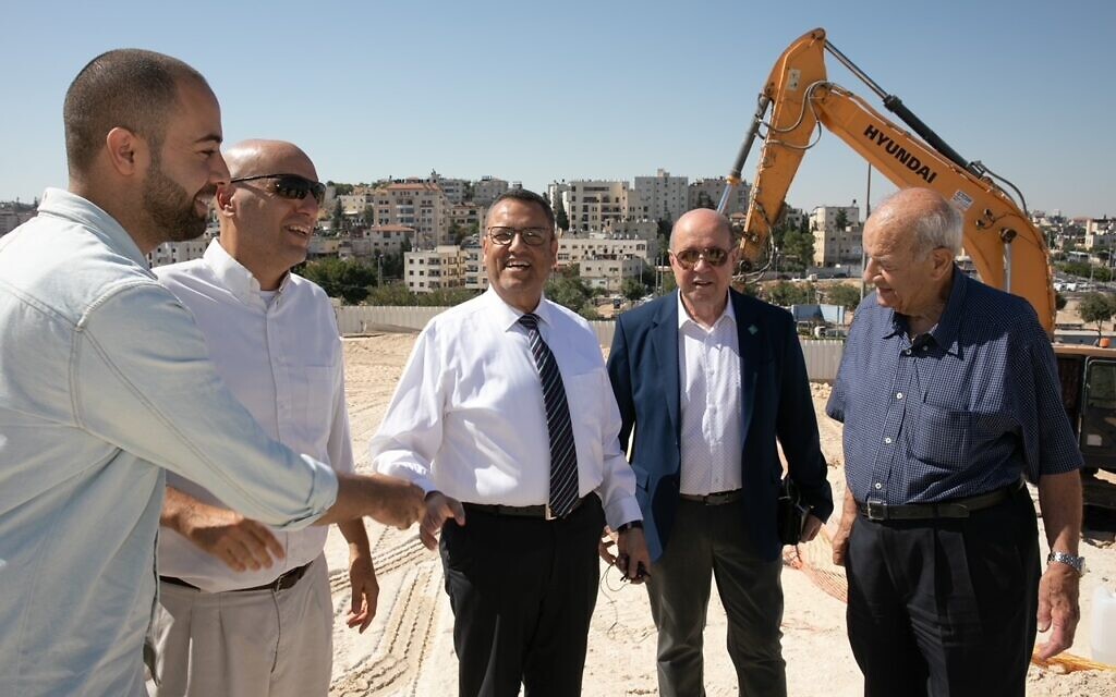 Jerusalem Foundation President Shai Doron and Jerusalem Mayor Moshe Leon attended the inauguration of the swimming pool and leisure centre in East Jerusalem