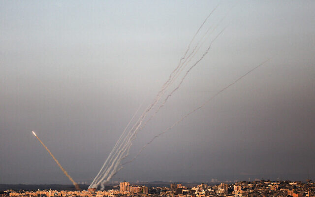 Rockets are launched from Gaza towards Israel on Sunday (Photo: Sameh Rahmi/NurPhoto)
