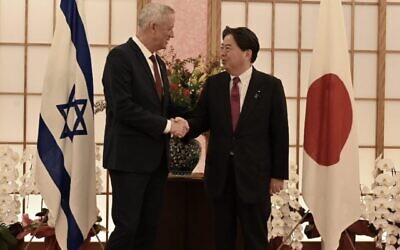 Israeli defence minister Benny Gantz was in Tokyo this week to sign the deal with the Japanese government (Photo: Ariel Hermoni (IMOD))