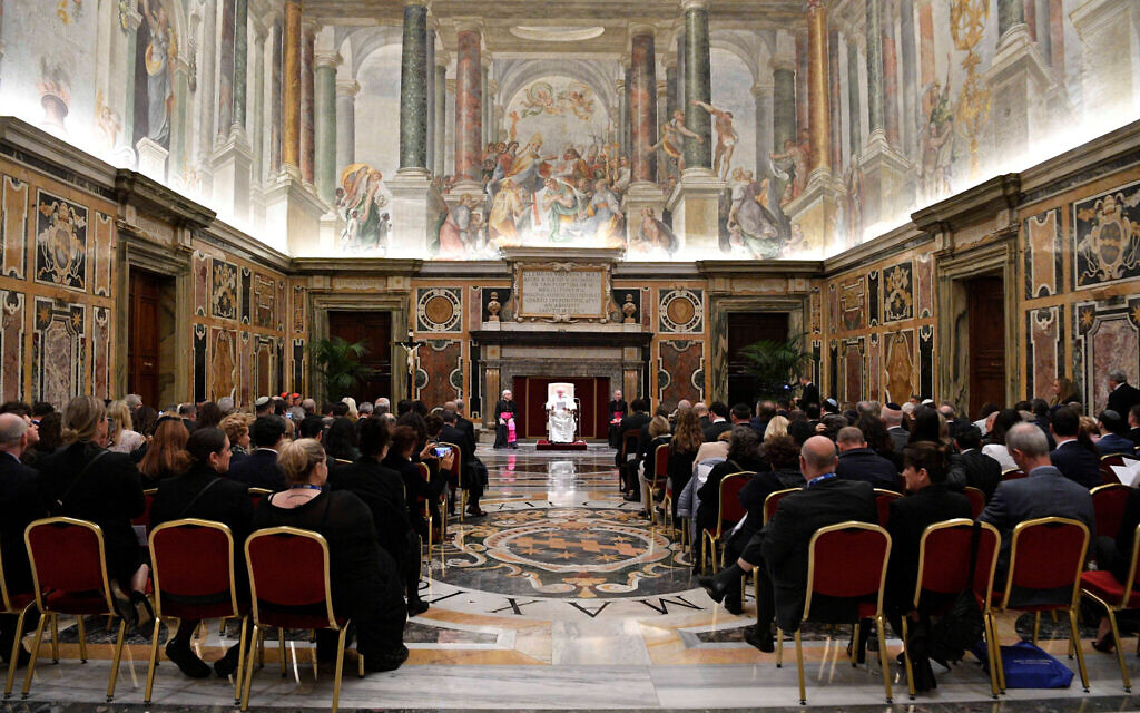 Pope Francis addresses members of the World Jewish Congress during a meeting at the Vatican, November 22, 2022. Vatican Media/Handout via REUTERS THIS IMAGE HAS BEEN SUPPLIED BY A THIRD PARTY.