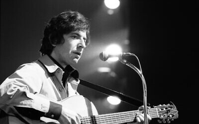 Concert Leonard Cohen, Paris, 1970. Credit: Philippe Gras / Le Pictorium