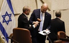 2M5J61A Jerusalem, Israel. 29th Dec, 2022. The new speaker of the Knesset, Amir Ohana, receives his gavel as Israel's new right-wing government is sworn in at a special session of the Knesset in Jerusalem on Thursday, December 29, 2022. Netanyahu became the Prime Minister of Israel for the third time. Pool Photo by Amir Cohen/ Credit: UPI/Alamy Live News