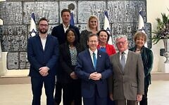 LFI delegates met with Israeli president @Isaac_Herzog at the President’s House in Jerusalem, including passing on a signed gift from Labour leader 
@Keir_Starmer; Pic: Catherine McKinnell/LFI Twitter
.