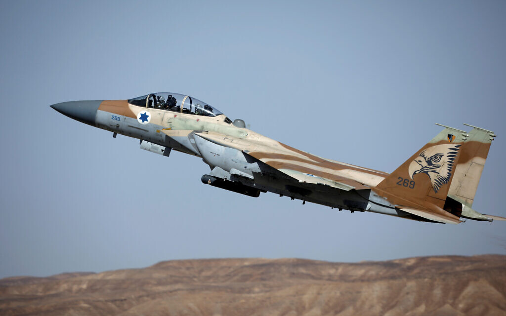 An Israeli F-15 fighter jet takes off during an exercise dubbed " Juniper Falcon", held between crews from the U.S and Israeli air forces, at Ovda Military Airbase, in southern Israel May 16. Picture taken May 16, 2017. REUTERS/Amir Cohen