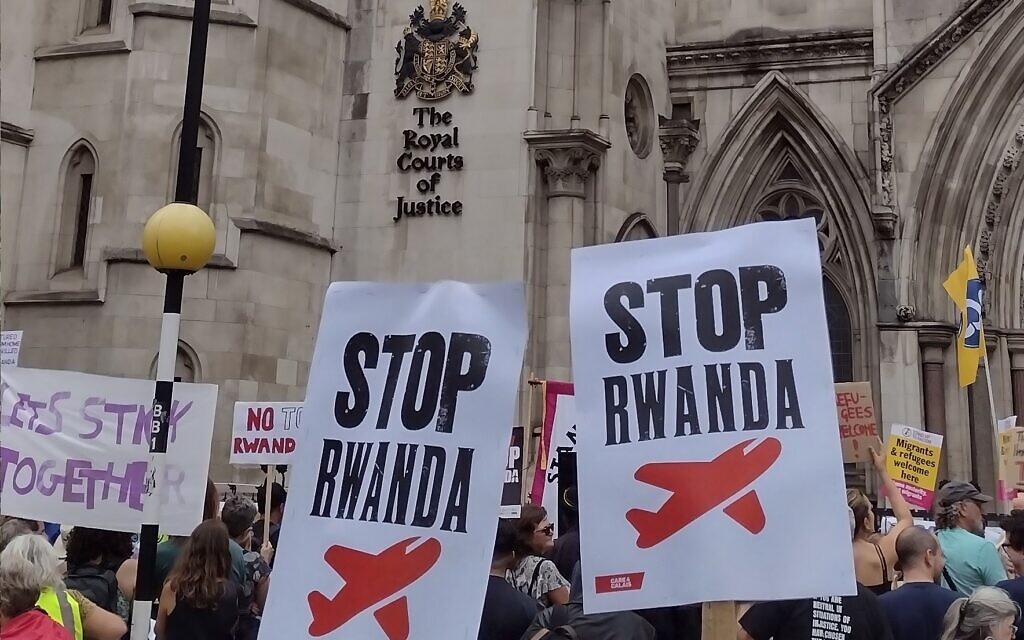 Stop Rwanda, outside the Royal Courts of Justice. Pic: HIAS+JCORE