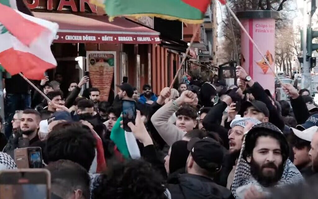 Footage of the rally was captured by an NGO and uploaded to YouTube on April 9, 2023. (democ./Screenshot from YouTube)