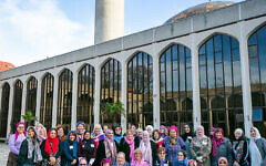Nisa Nashim members at Regent's Park mosque. Pic: Yakir Zur Nisa Nashim members at Regent's Park mosque. Pic: Yakir Zur