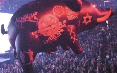 Inflatable pig with Star of David used during Roger Waters concerts