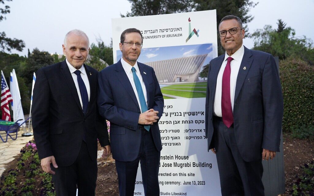 President Isaac Herzog of Israel, Hebrew University President Prof. Asher Cohen, and Jerusalem mayor Moshe Leon at the Einstein House ceremony. Credit: Hebrew University.