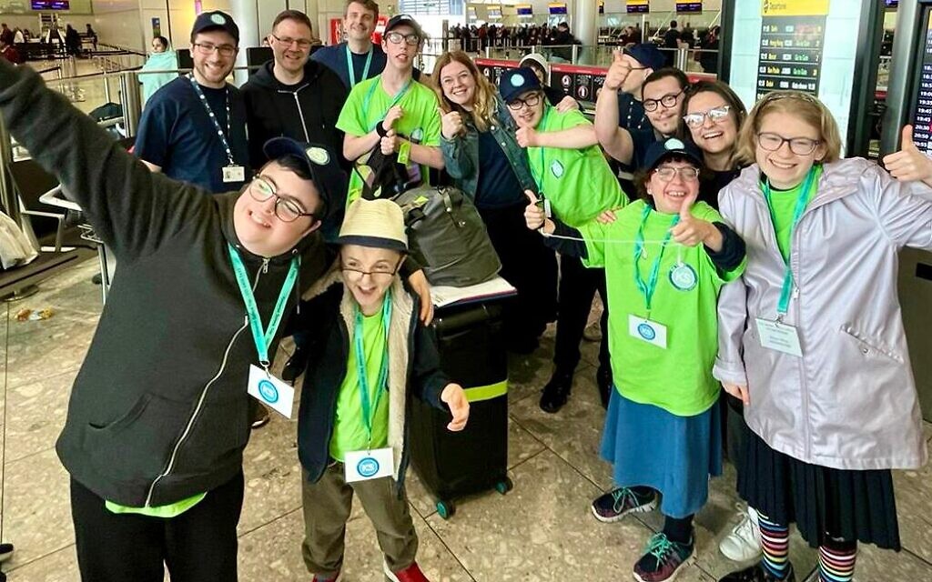 Group-ready-to-leave-at-the-airport. Pic: Kisharon Noe