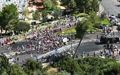 Israeli police using water cannons against protestors blocking roads to Knesset, July 24 2023.