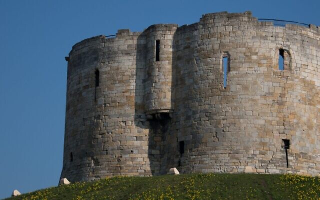 Clifford's Tower, the site of the massacre of the Jews of York took place in 1190. (Wikimedia Commons)