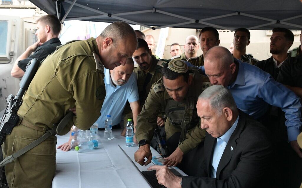 Prime Minister's Chief of Staff, the Prime Minister's Military Secretary, the Coordinator of Government Activities in the Territories, the Head of IDF Central Command, the Commander of the IDF Judea and Samaria Division, the IDF Spokesperson, the IDF Judea Brigade Commander and additional officials.

 Photo credits: Amos Ben-Gershom (GPO)