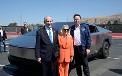 Prime Minister Netanyahu and wife Sara meeting Elon Musk in the U.S. September 19, 2023. Credit: Avi Ohayon (GPO)