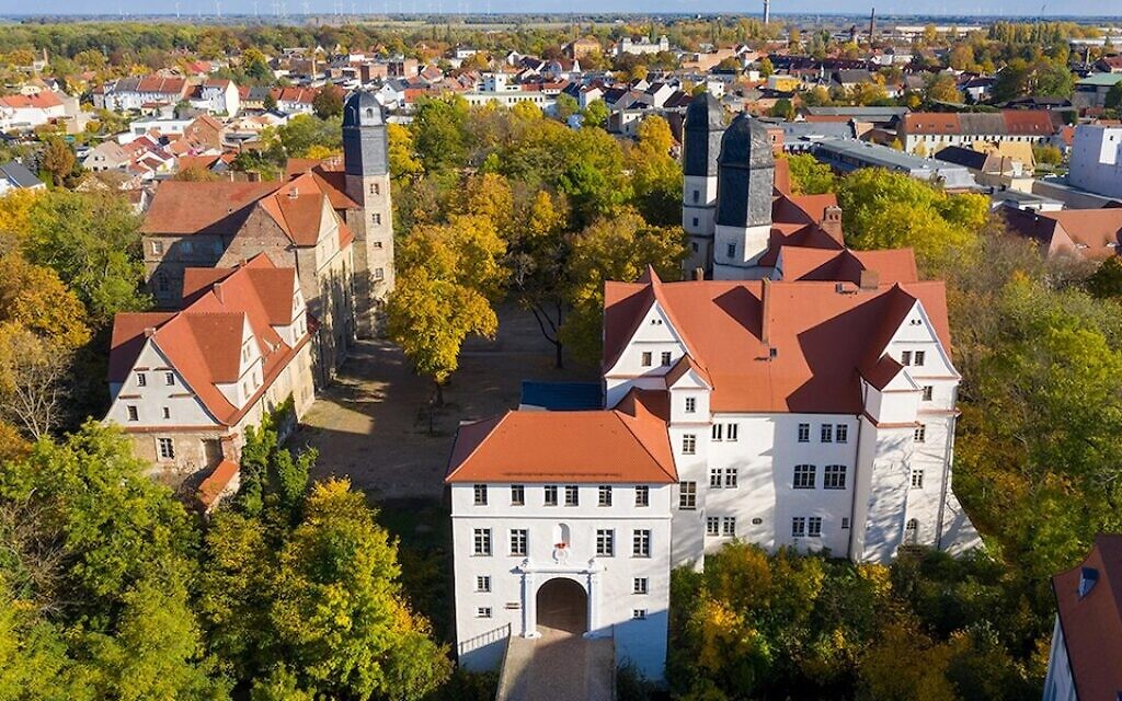 An aerial view of the palace in Köthen, Germany. (Kulturstiftung Sachsen-Anhalt, Henrik Bollmann/Wikimedia Commons)