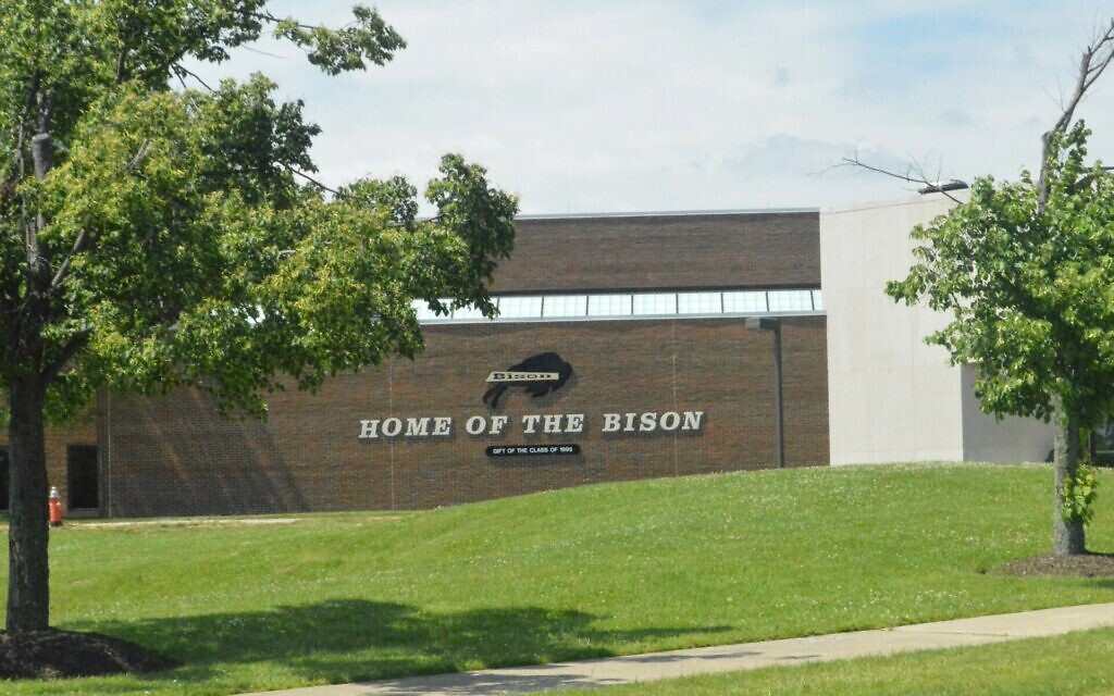 Beachwood High School is located in one of the country's most Jewish suburbs. (Courtesy of the Cleveland Jewish News)
