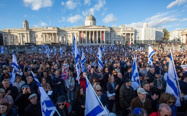 Rally in Trafalgar Square, calling for the release of Israeli hostages taken into Gaza. © Tayfun Salci/ZUMA