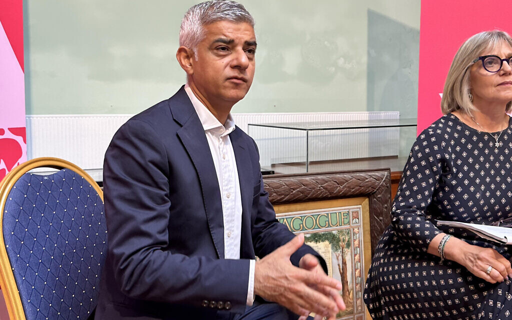 Sadiq Khan speaks at Princess Road Synagogue