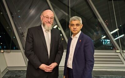 Rabbi Mirvis and Mayor Khan meet at City Hall