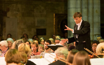 Conductor and composer Leo Geyer in concert