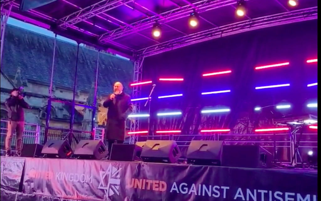 Chief Rabbi Ephraim Mirvis speaks at march in London
