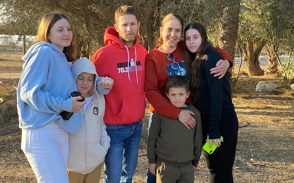 Yam, her three siblings, (Gal, Tal, and Agam) and her parents (Chen and Nadav). Courtesy: Omri Almog.