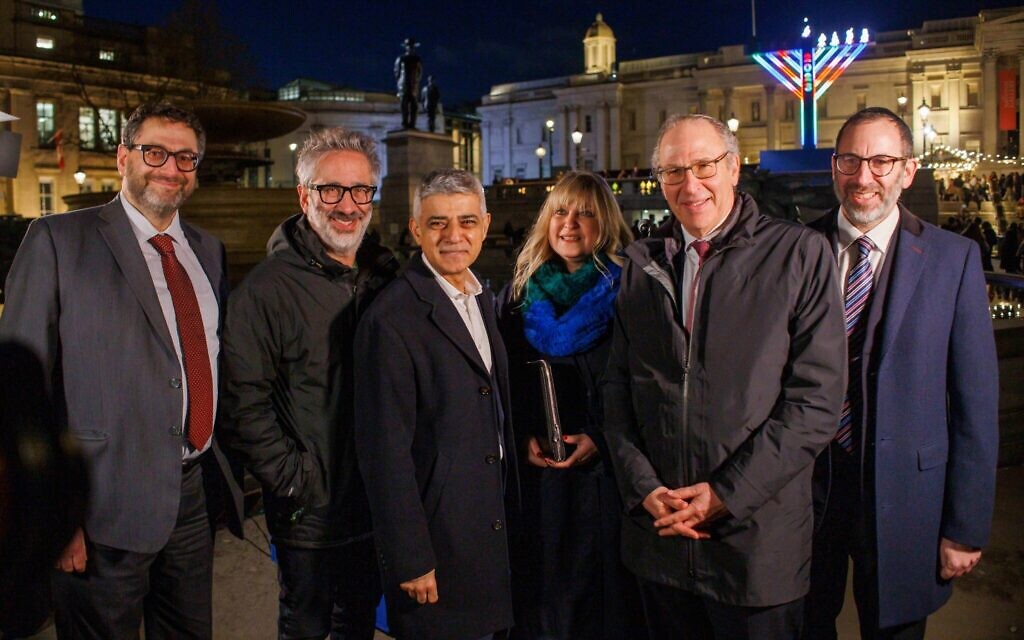 Left to right: Adrian Cohen of London Jewish Forum, David Baddiel, Mayor of London Sadiq Khan, Board of Deputies President Marie van der Zyl, JLC Chair Keith Black and Rabbi Hackenbroch