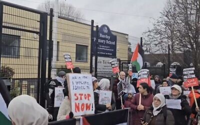 Pro-Palestinian protests outside Barclay Primary School in December 2023