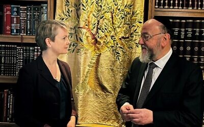 Yvette Cooper with Chief Rabbi Ephraim Mirvis