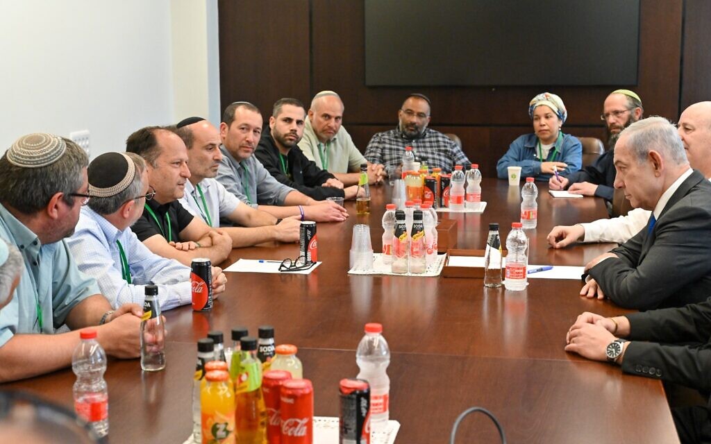 Prime Minister Netanyahu meeting with  representatives of hostages' families and bereaved families from the Heroism forum and the Hope forum. Photo: Kobi Gideon (GPO)