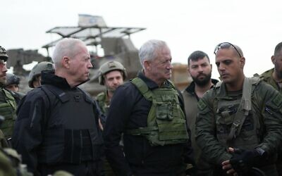 Defence Minister Gallant and War Cabinet Minister Gantz. Credit: Elad Malka