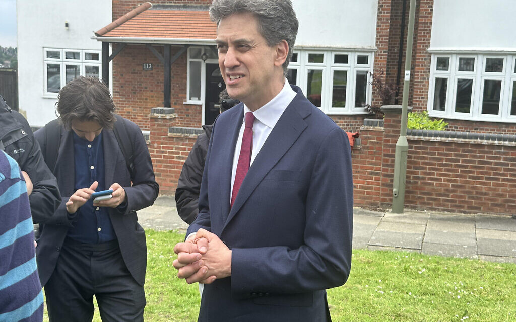 Ed Miliband speaks to Jewish News in Chipping Barnet