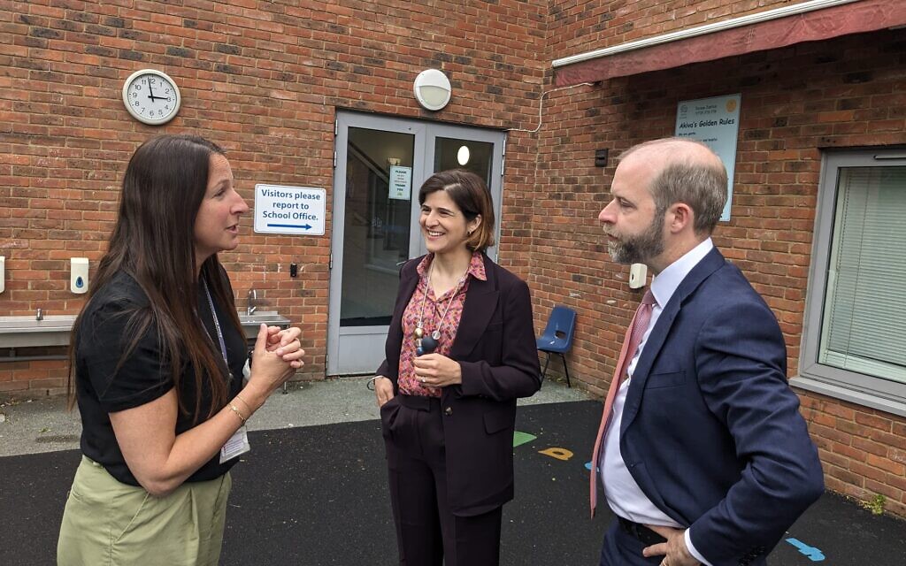 Sarah Sackman MP  visits Akiva School in Finchley with Jonathan Reynolds, Labour's business secretary