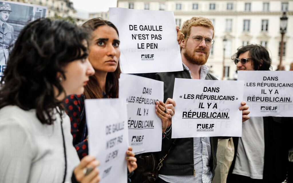 The Union of Jewish Students of France, UEJF, demonstrate outside the headquarters of the Republicans party, in Paris, June 11, 2024. (Laure Boyer/Hans Lucas/AFP via Getty Images via JTA)