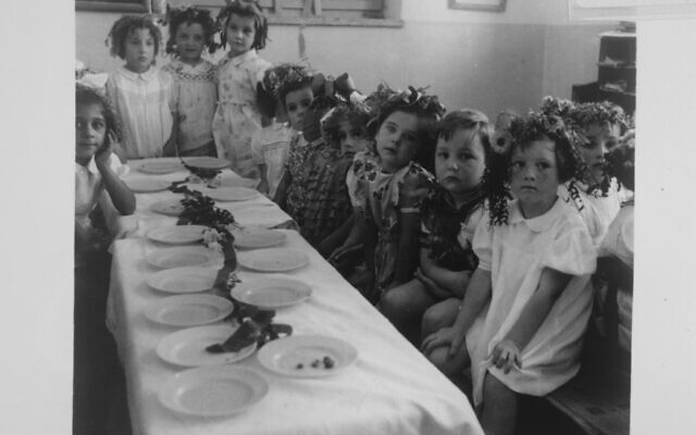 Shavuot Celebration at the Spitzer School, Jerusalem, 1940.
Photo by Photo Levy, KKL-JNF Archive