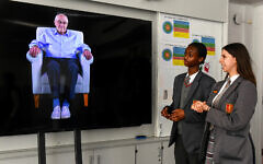 Testimony 360 at school - Students interact with Manfred's virtual testimony
Pic: PR Handout HET Testimony 360 at school - Students interact with Manfred's virtual testimony
Pic: PR Handout HET
