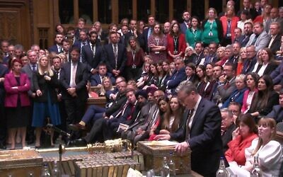 PM Keir Starmer addresses a packed Commons
