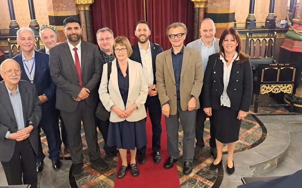 Board and Faith Minister visit Princes Road shul