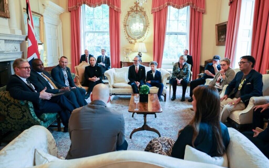 Hostage familes meet with Keir Starmer inside Downing St