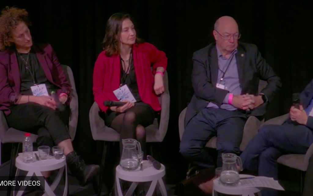 Hannah Weisfeld, left, and Alistair Burt, right, at Haaretz conference at JW3