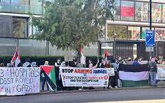 Demo outside JW3 during Haaretz conference