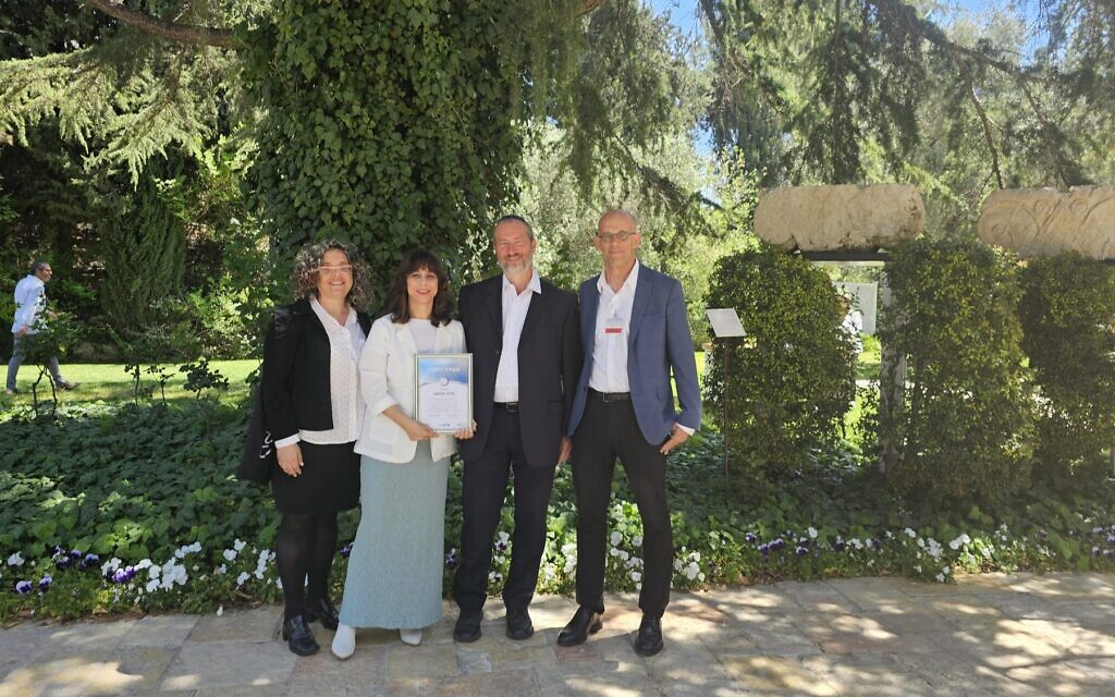 Head nurse Sarah Goldberg, Talya Slotki, her husband Rabbi Shmuel Slotki and  Professor Ofer Merin