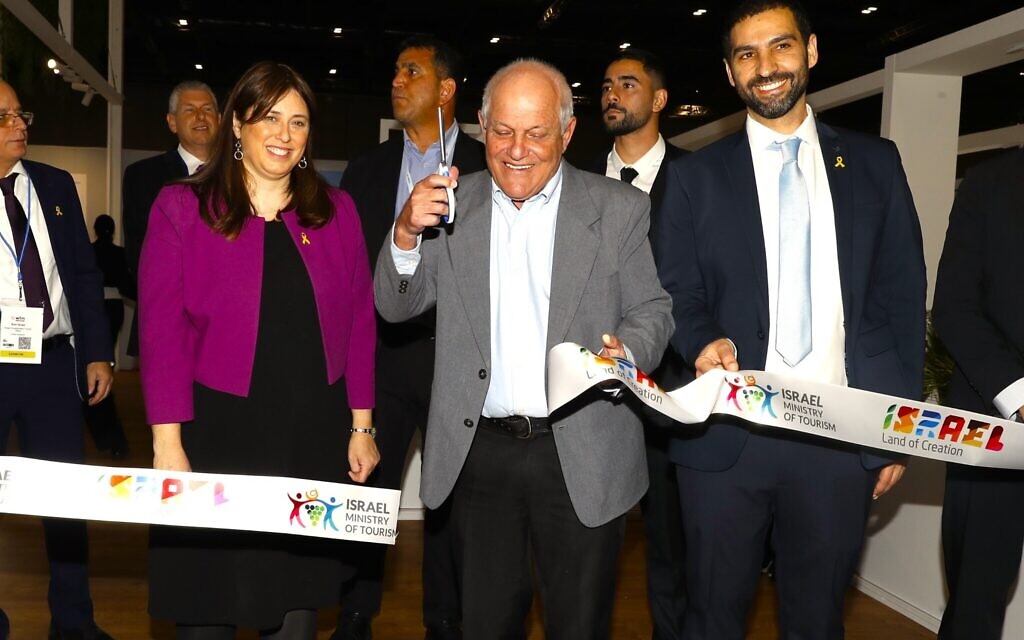 Haim Katz (centre) with Israeli ambassador to the UK Tzipi Hotovely and Michael ben Baruch, Director of Israel Tourism Office UK & Ireland